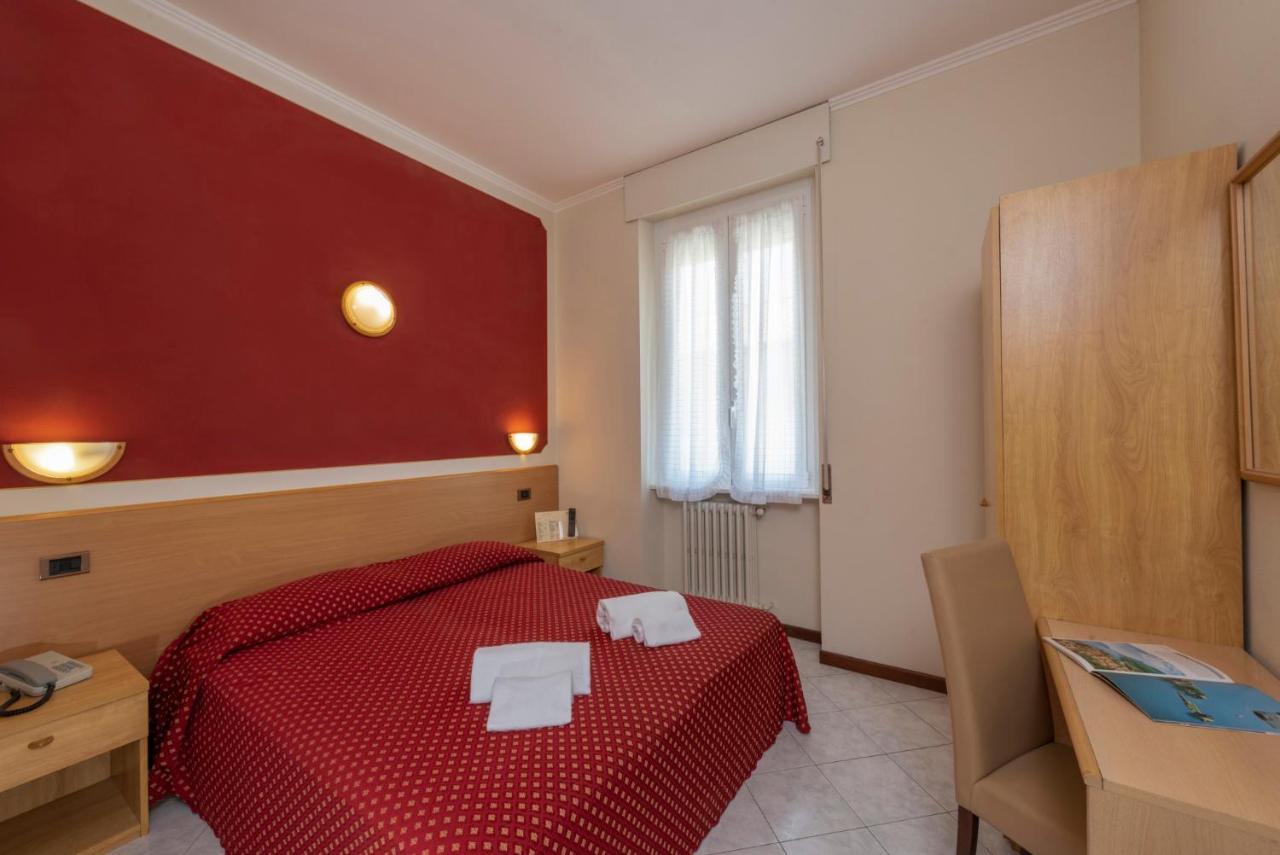 Hotel Boston Stresa Esterno foto
