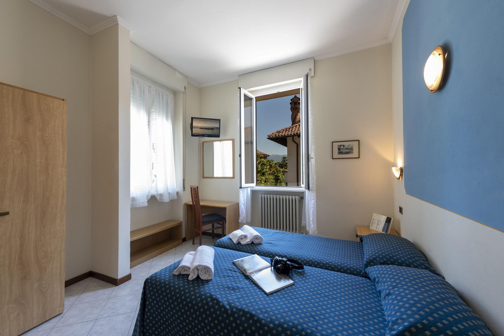 Hotel Boston Stresa Esterno foto