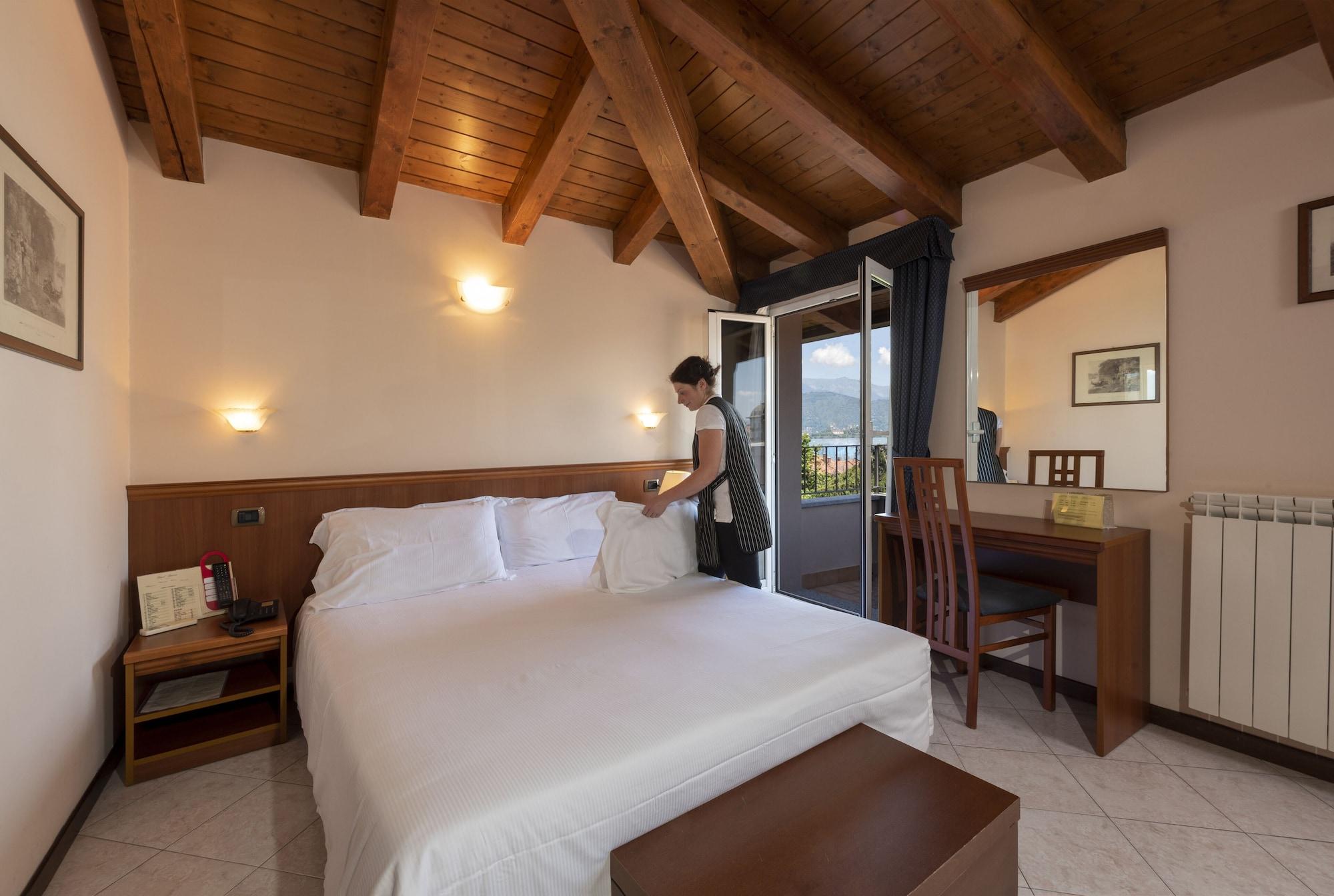 Hotel Boston Stresa Esterno foto