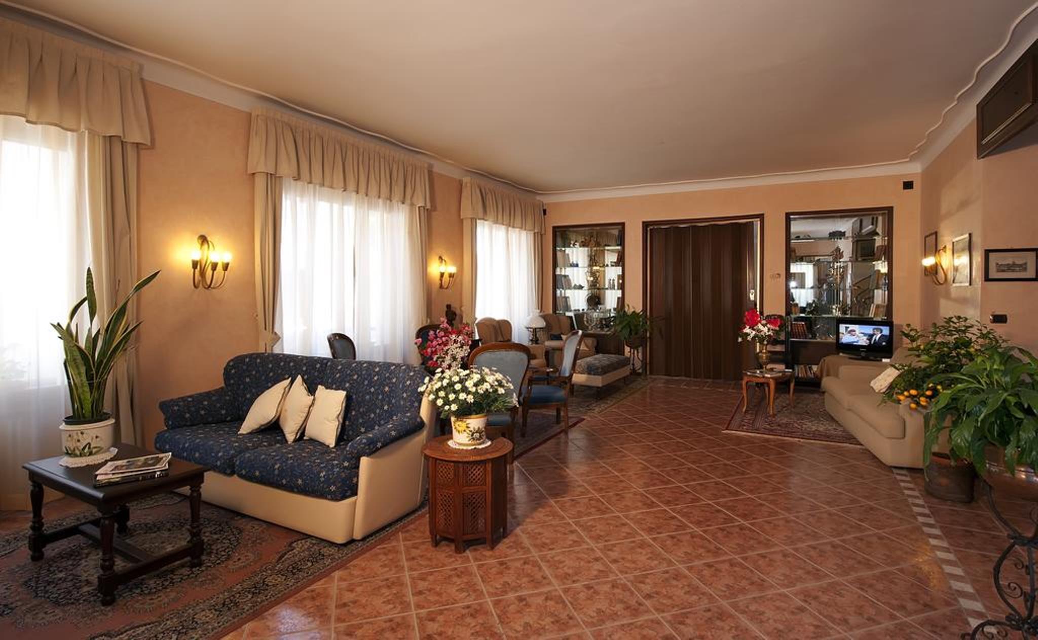 Hotel Boston Stresa Esterno foto