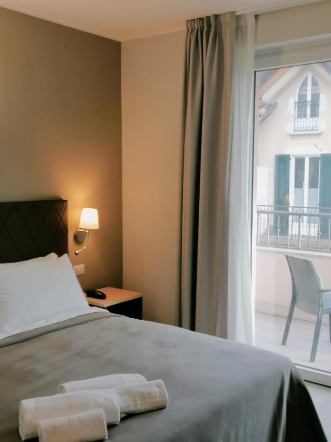 Hotel Boston Stresa Esterno foto