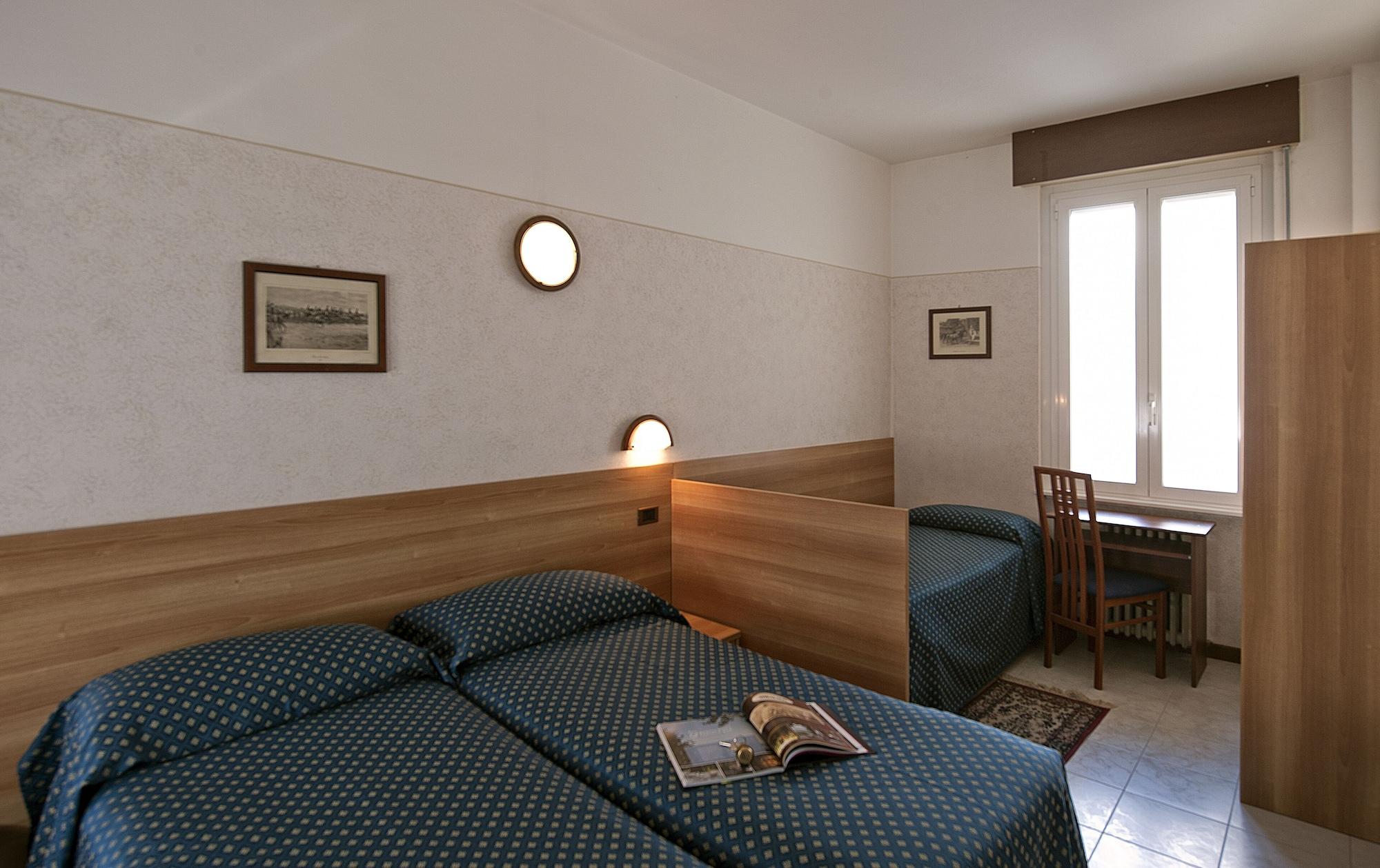 Hotel Boston Stresa Esterno foto