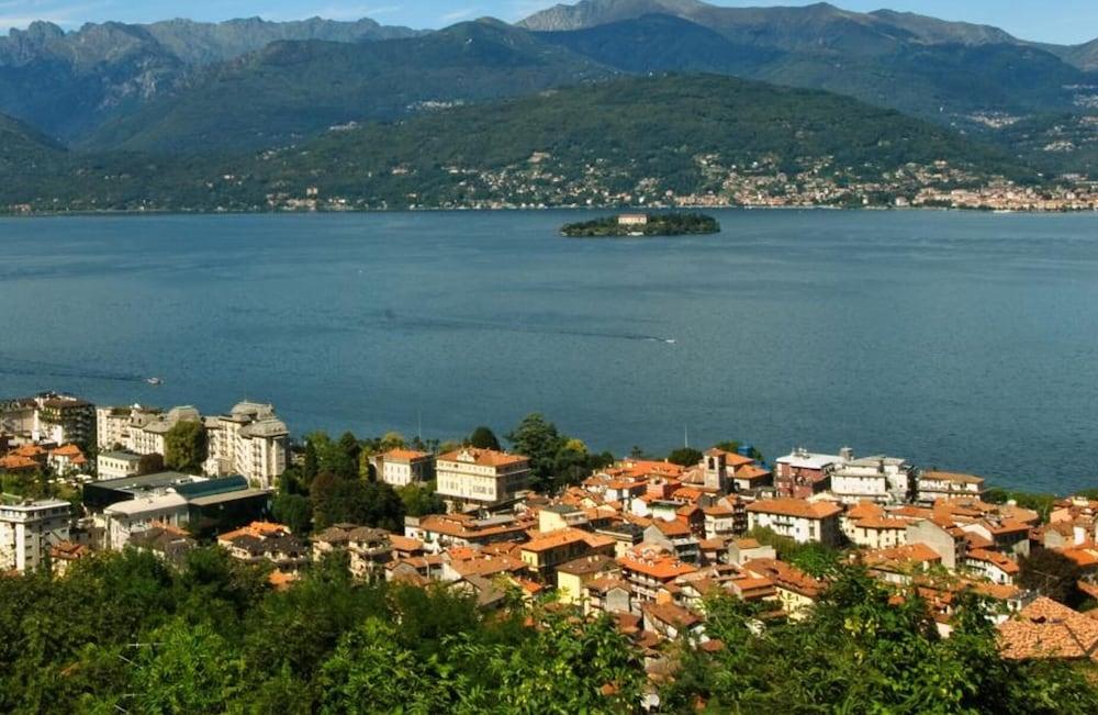 Hotel Boston Stresa Esterno foto