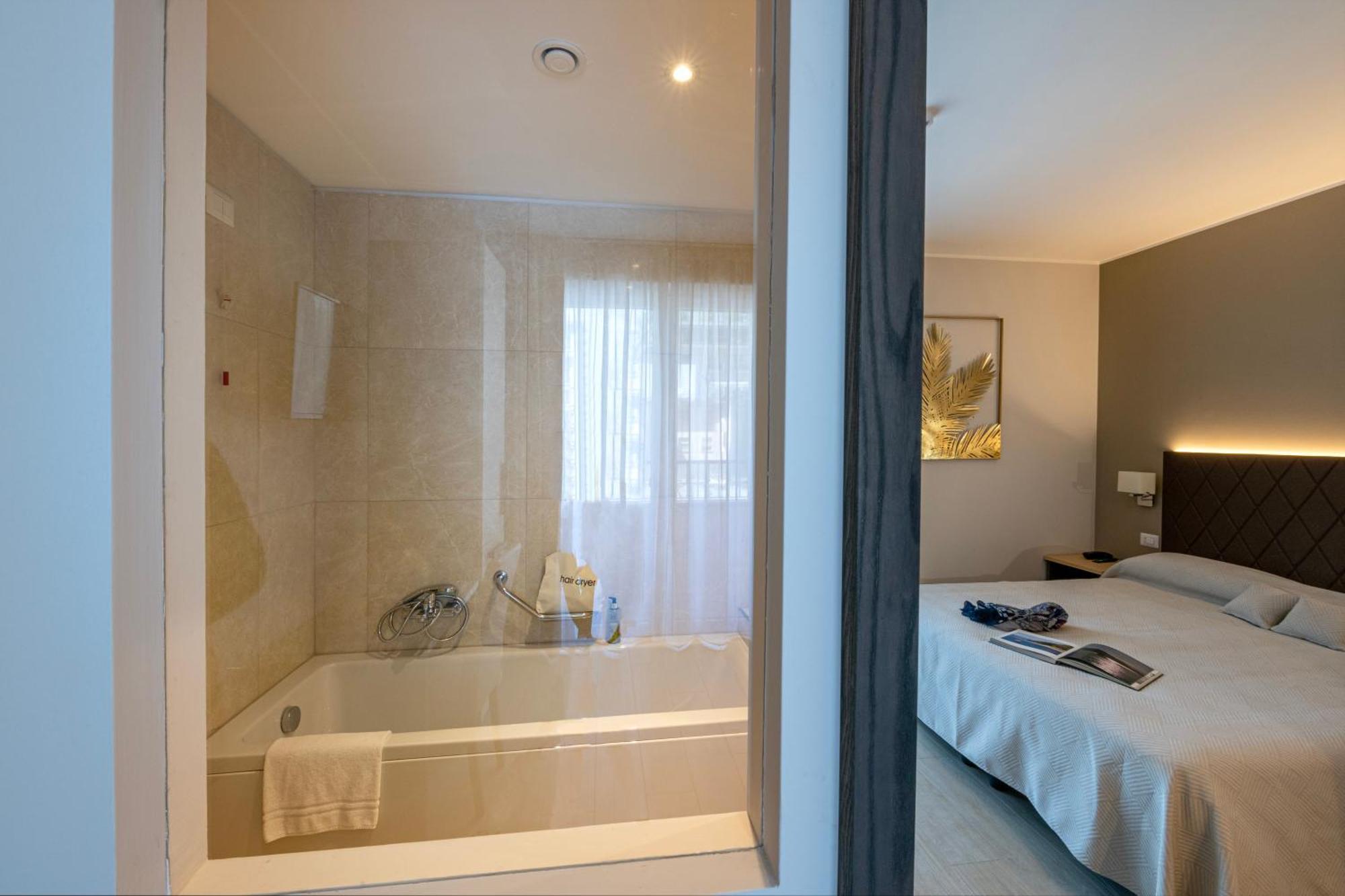 Hotel Boston Stresa Esterno foto