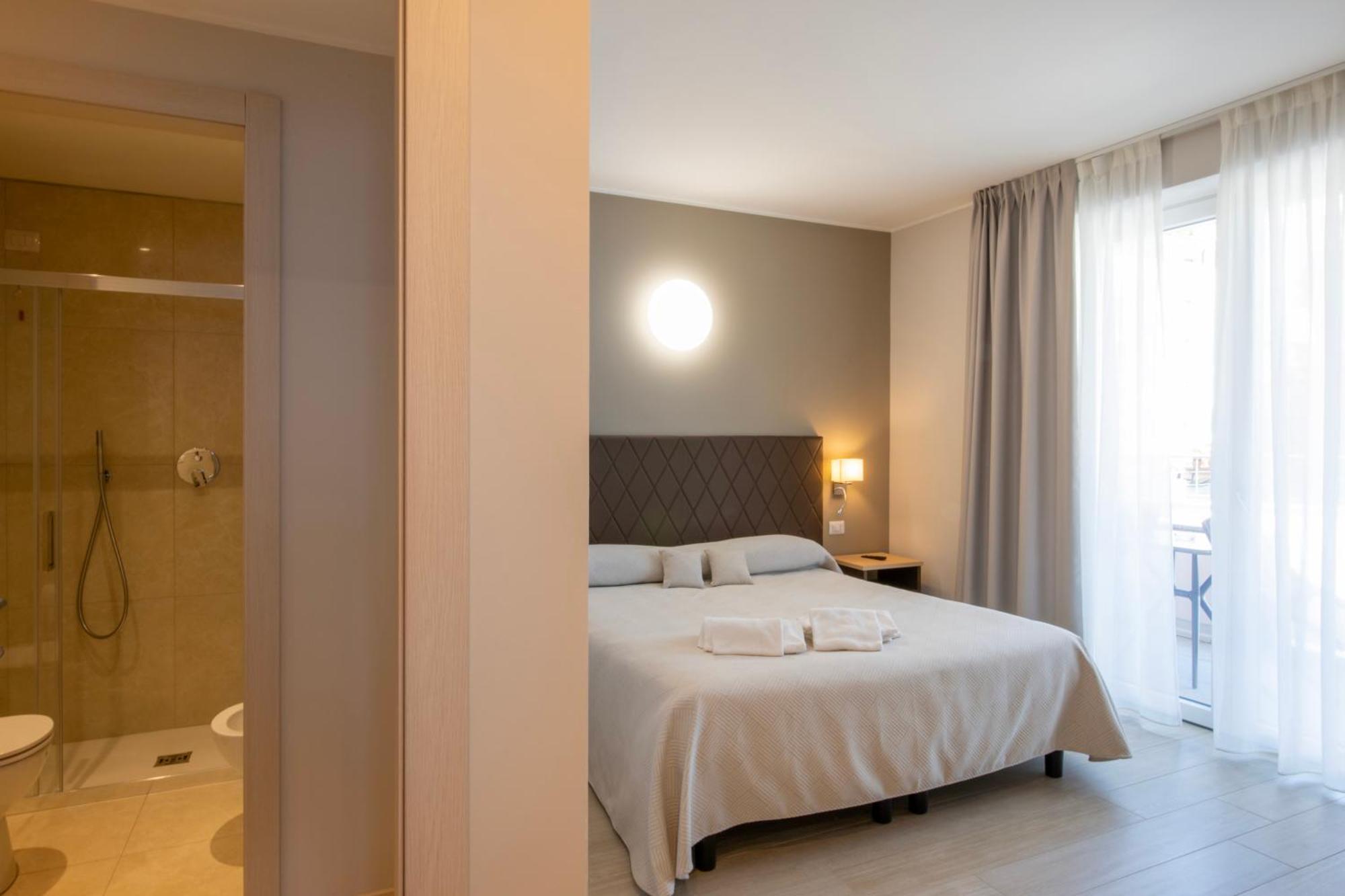 Hotel Boston Stresa Esterno foto