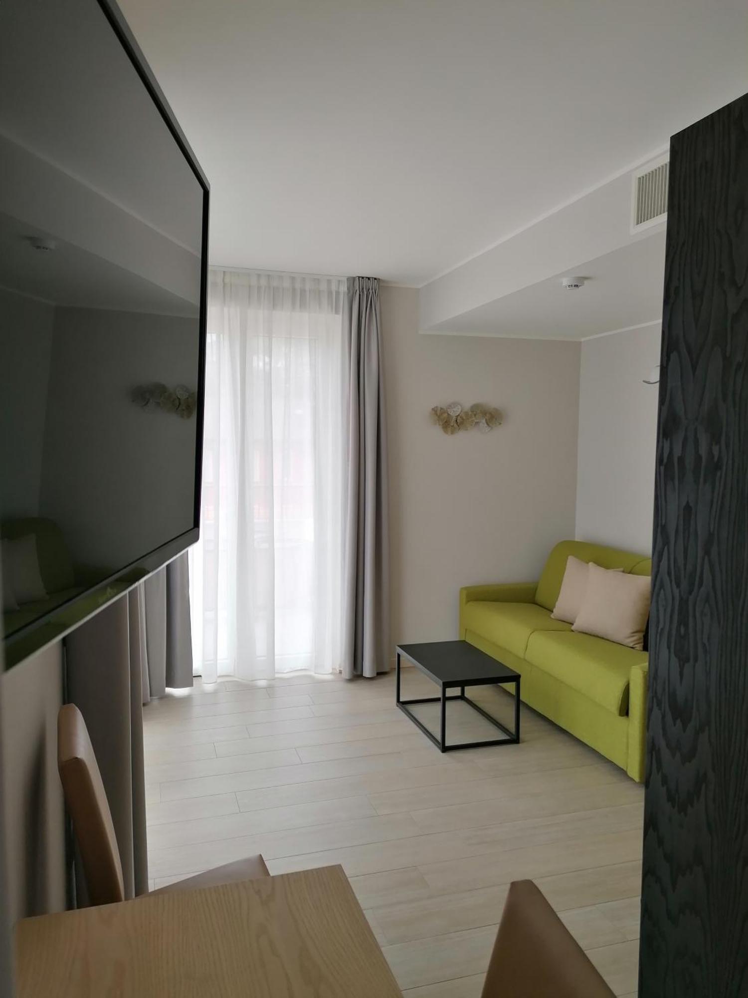 Hotel Boston Stresa Esterno foto